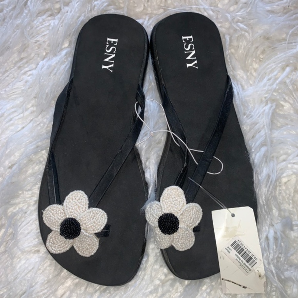 🔸 NWT ESNY - Flower Sandals